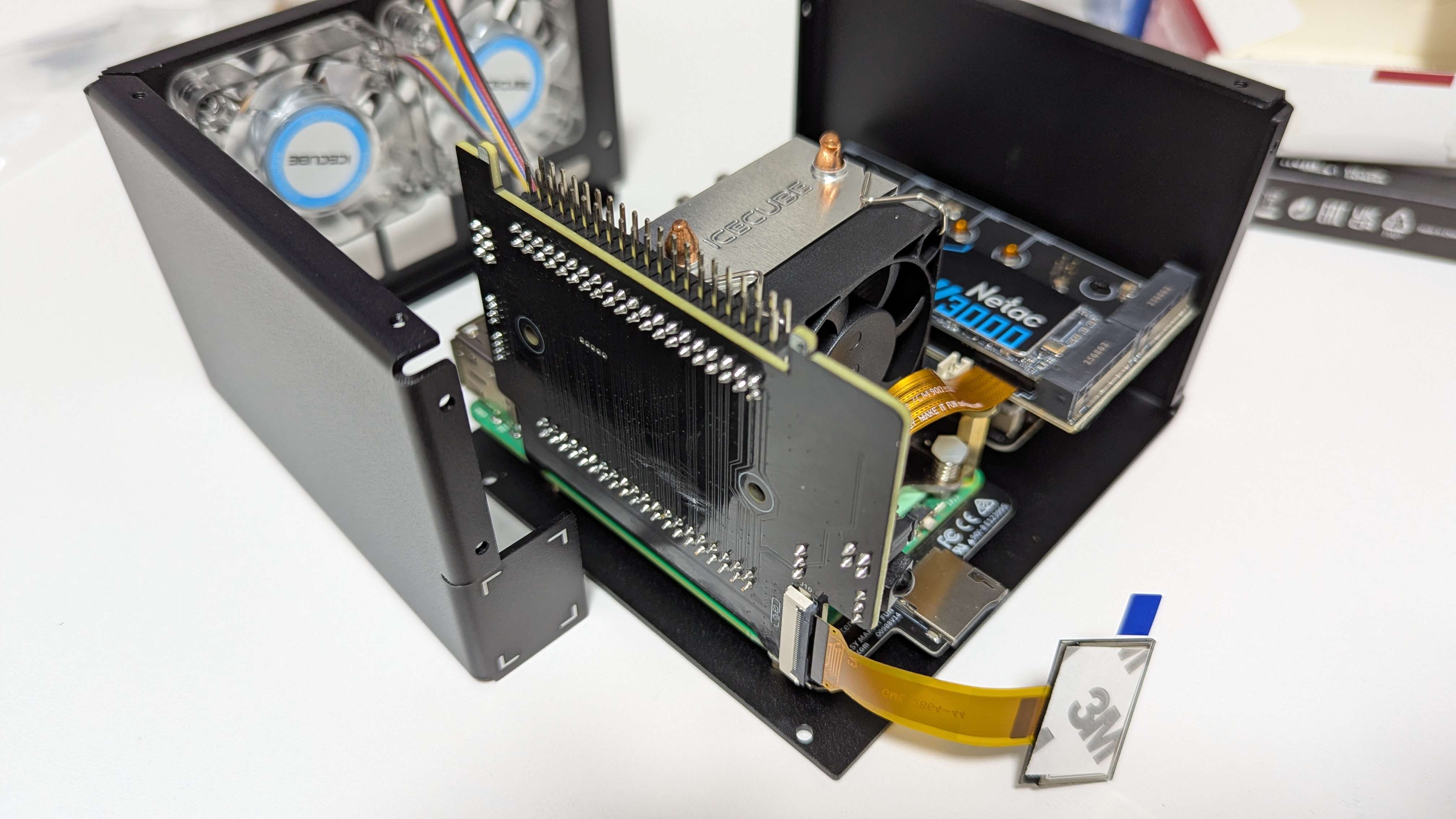 IO Expander をラズパイに差し、OLED ディスプレイを IO Expander に接続